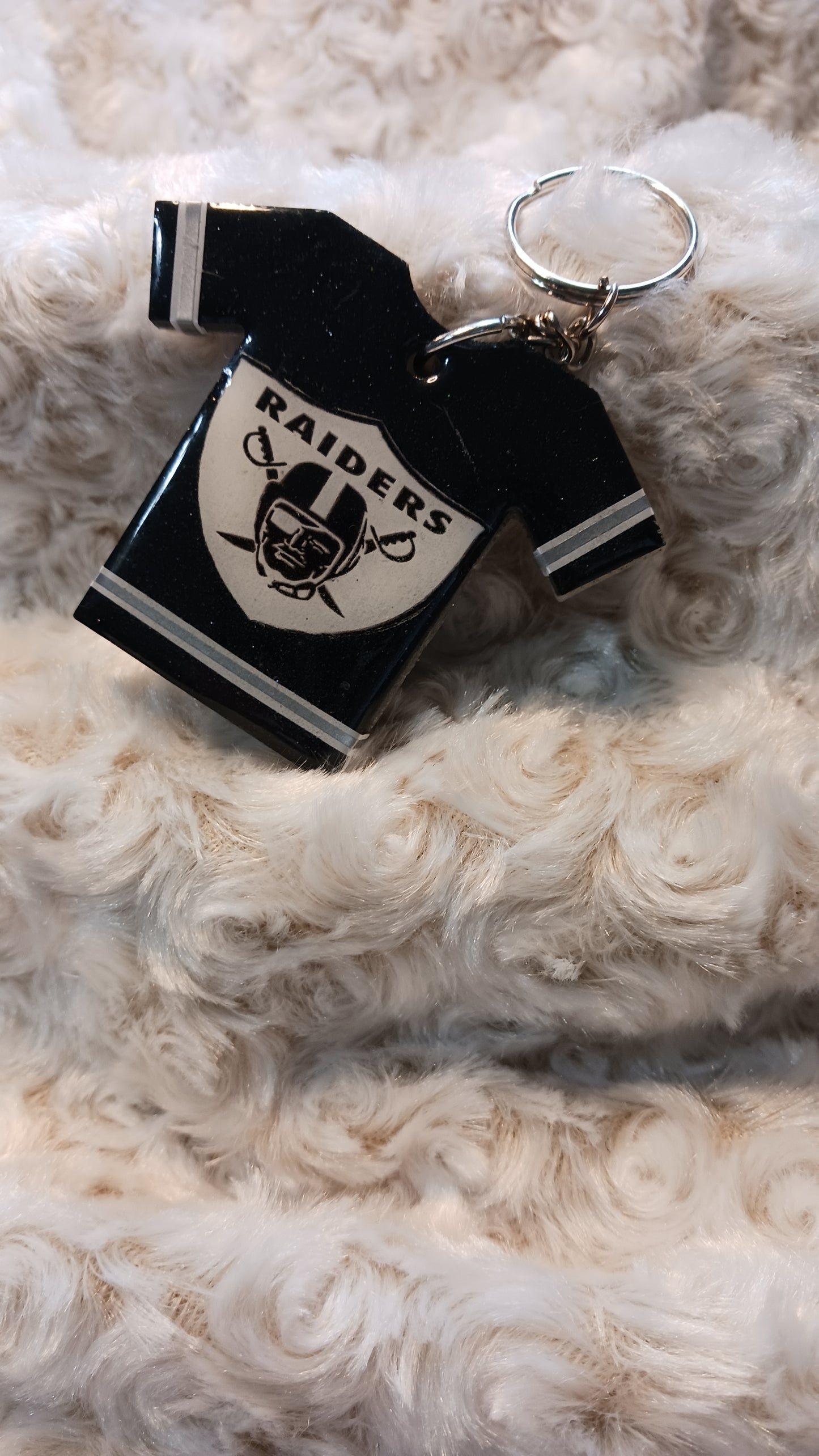 T-Shirt Shaped Team Keychain - Raiders